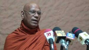 1534567505-Omalpe-Sobitha-Thero-accuses-CBK-of-disrespecting-Buddhism-B