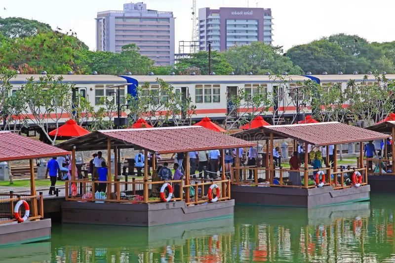pettah-floating-market-colombo-sri-lanka-markets-located-bastian-mawatha-neighborhood-consist-trade-94067301