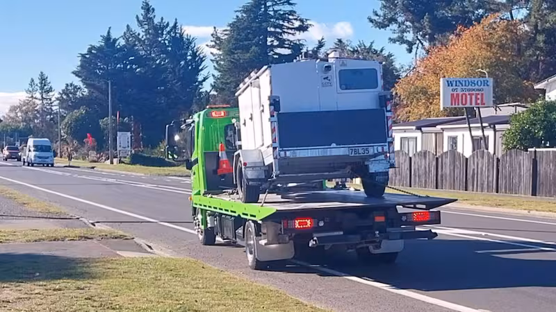the-speed-camera-trailer-unit-being-taken-away-ZRRMSPUMRNFDZHM33MQQSUW7RE