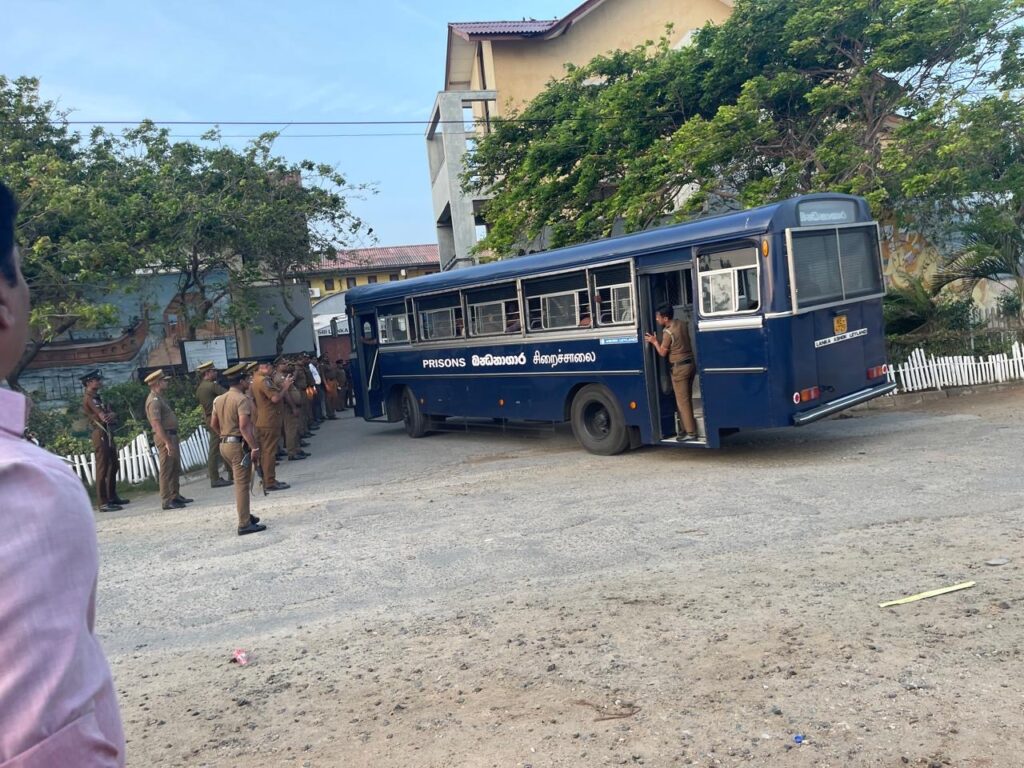 260707 Negombo-Jaffna prison2