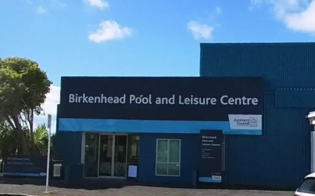 4JLX0LH_Birkenhead_Pool_and_Leisure_png
