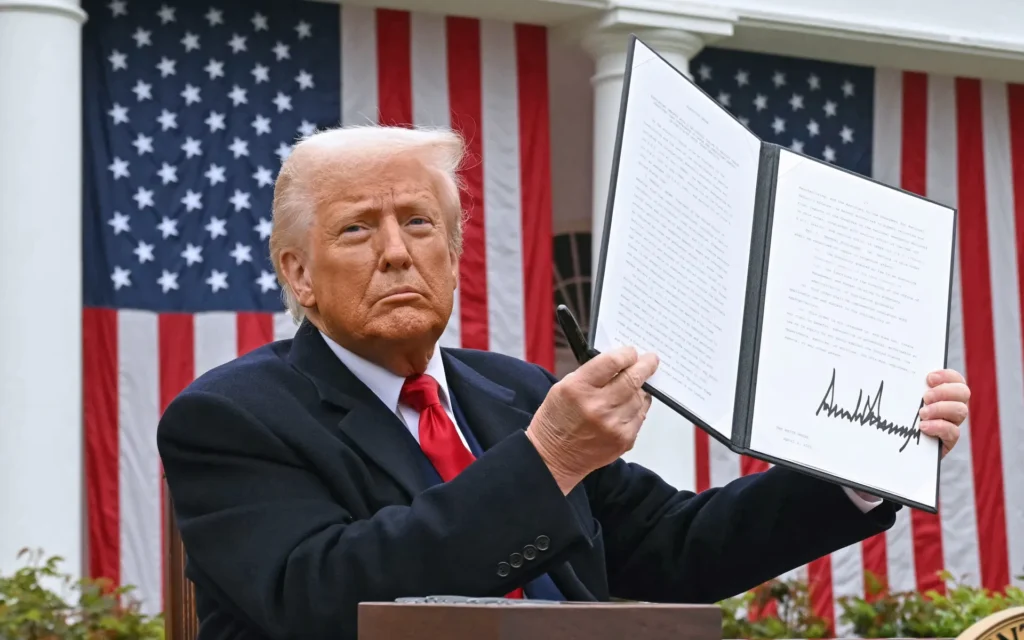 4K30XYG_AFP__20250402__38VV86C__v3__HighRes__TrumpDeliversRemarksOnReciprocalTariffs_jpg