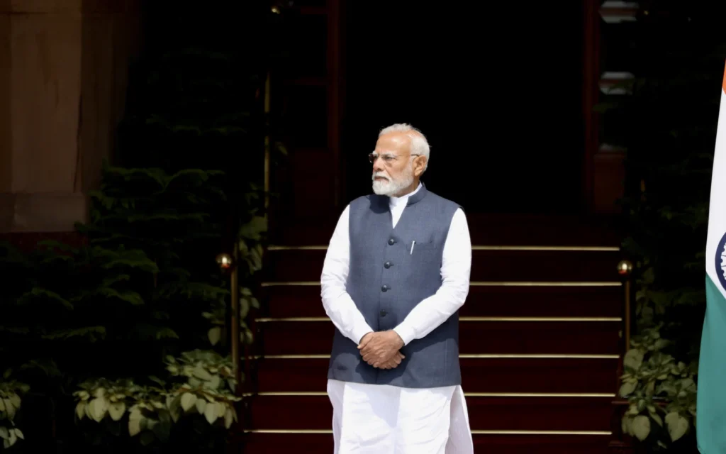 4KADXRP_Luxon_meets_Modi_4_jpg