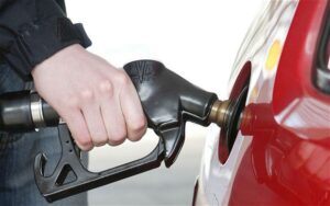 how-to-safely-refuel-your-car-with-petrol-hero