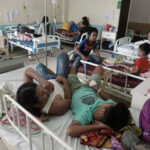 patients-suffering-dengue-fever-share-beds-government-440nw-10337617f