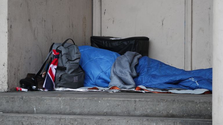 skynews-homeless-london-shelter_6392403