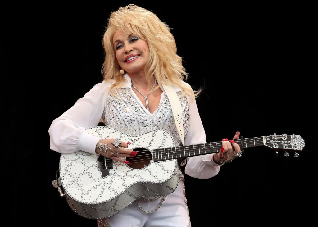 2026-08-25t185226z_185861766_rc2u5nall7td_rtrmadp_3_people-dolly-parton-jpg