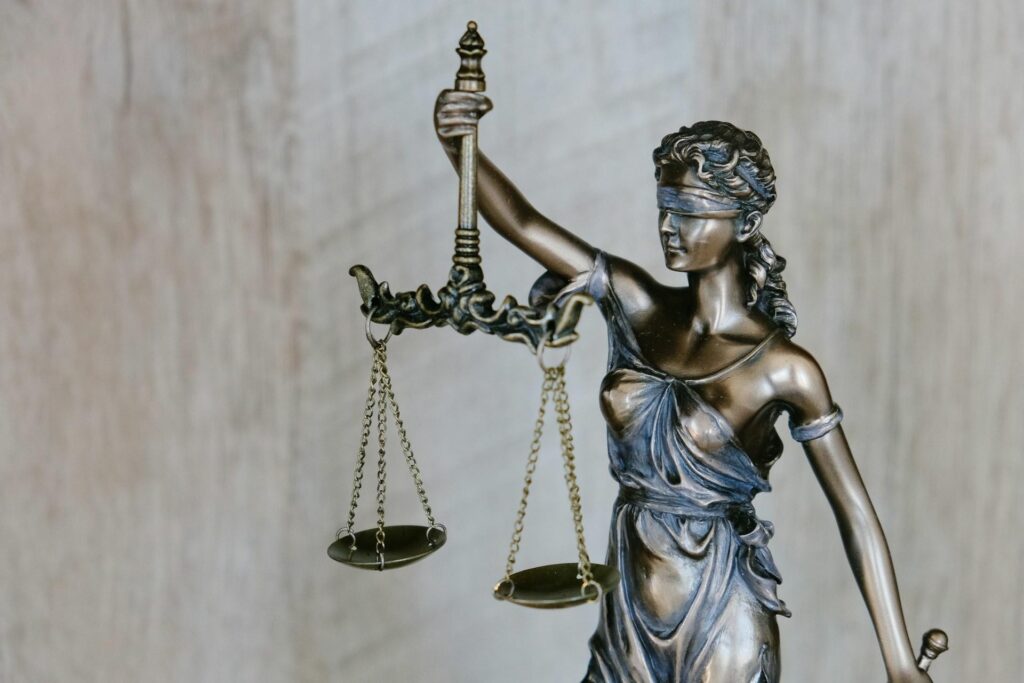 law-statuette