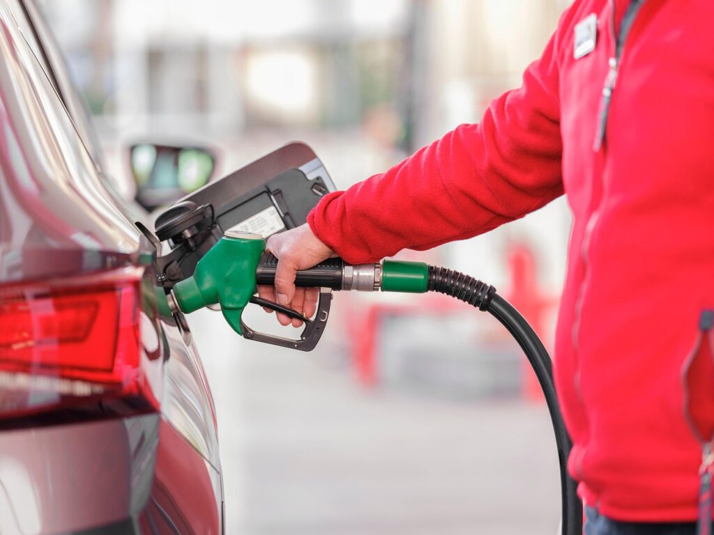 engin_akyurt-gas-station-8626683_1280